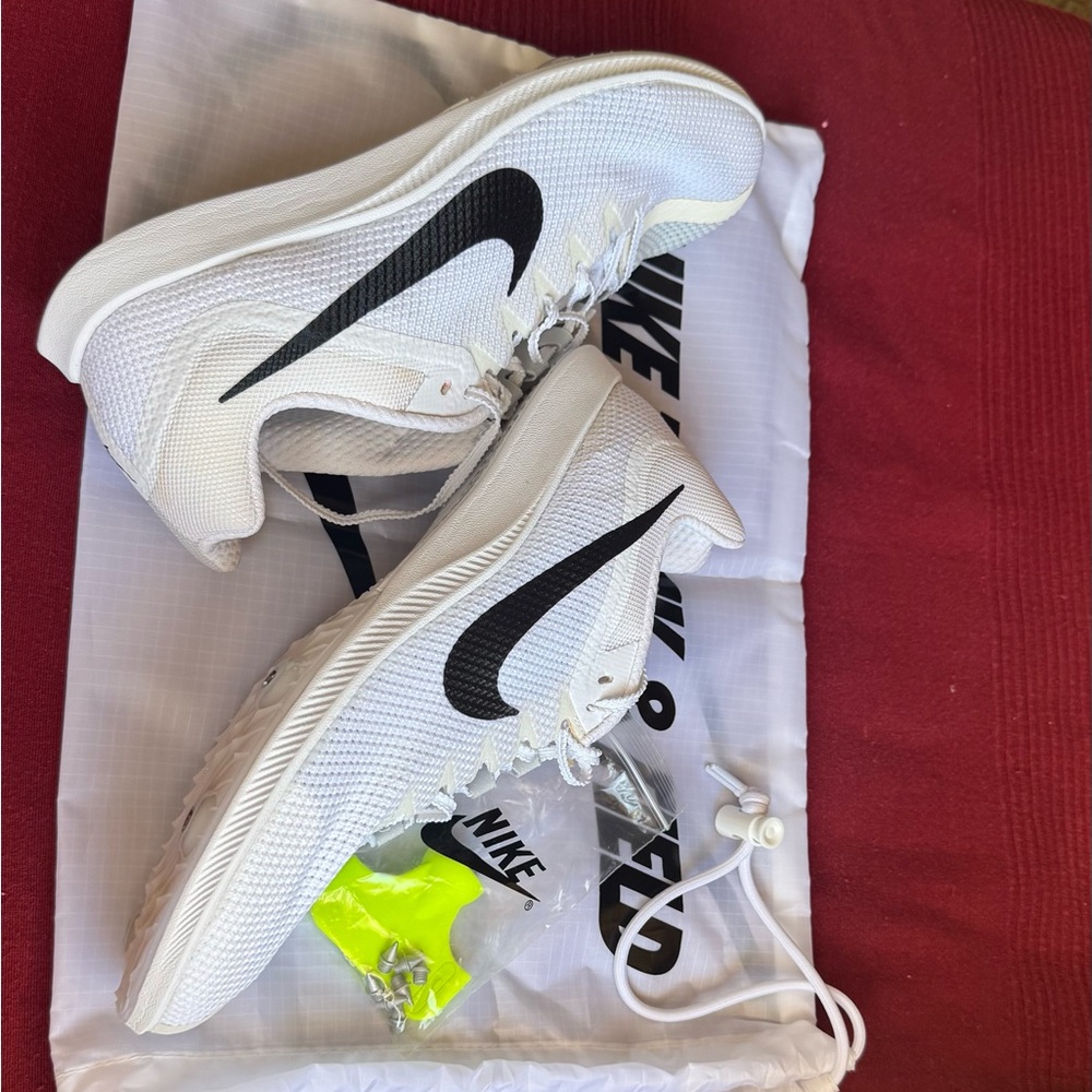 Nike rival distance spikes